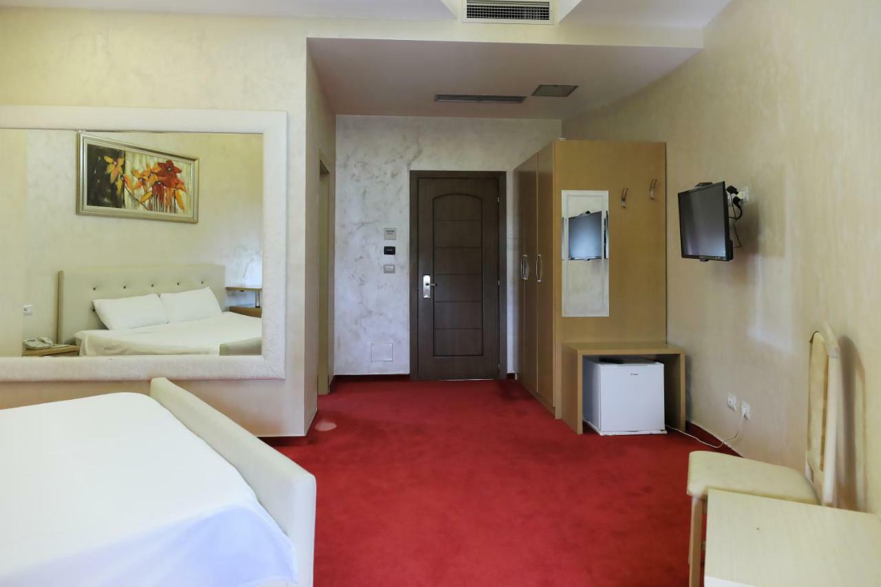 Hotel Gjuta Tirana Exterior photo