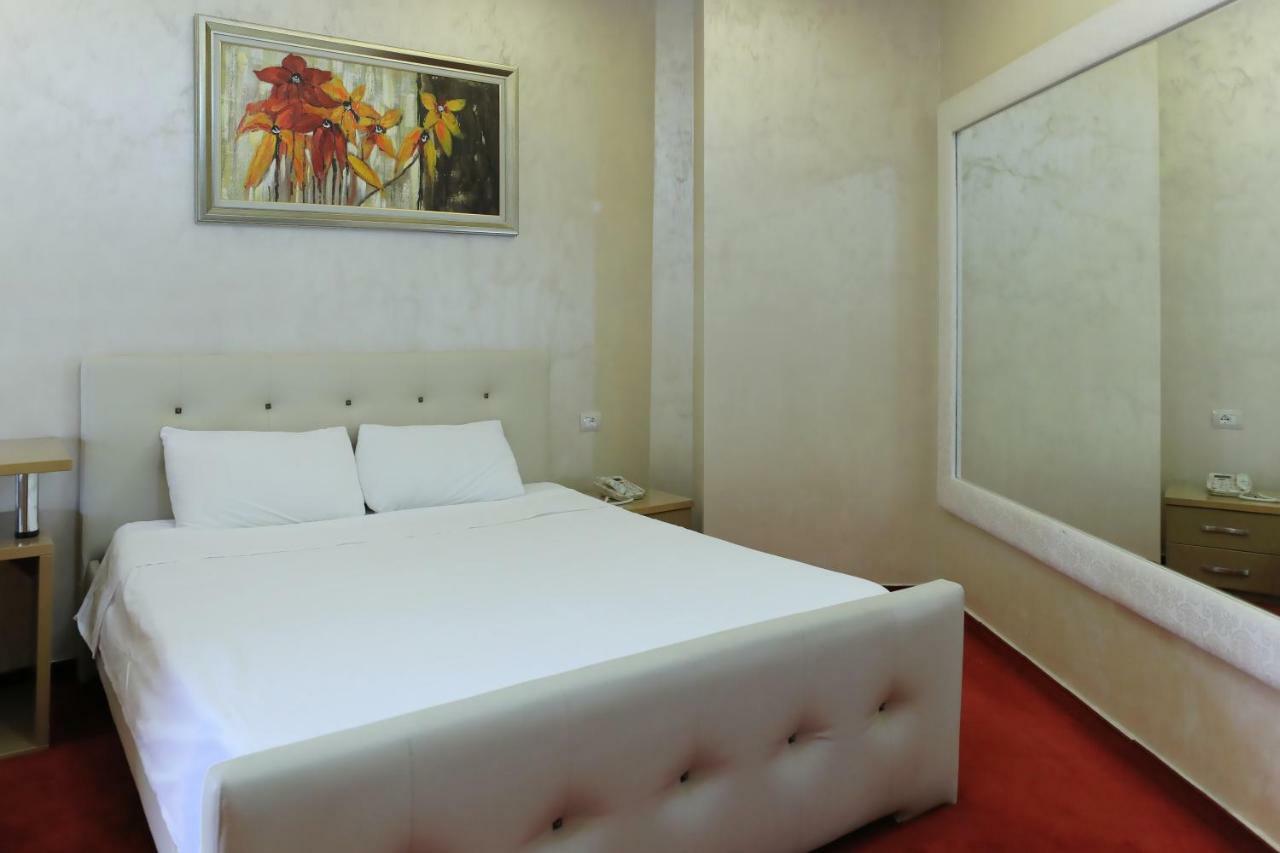 Hotel Gjuta Tirana Exterior photo