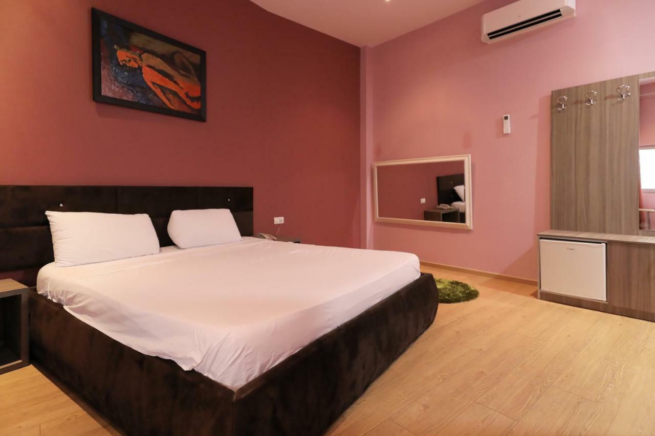 Hotel Gjuta Tirana Exterior photo